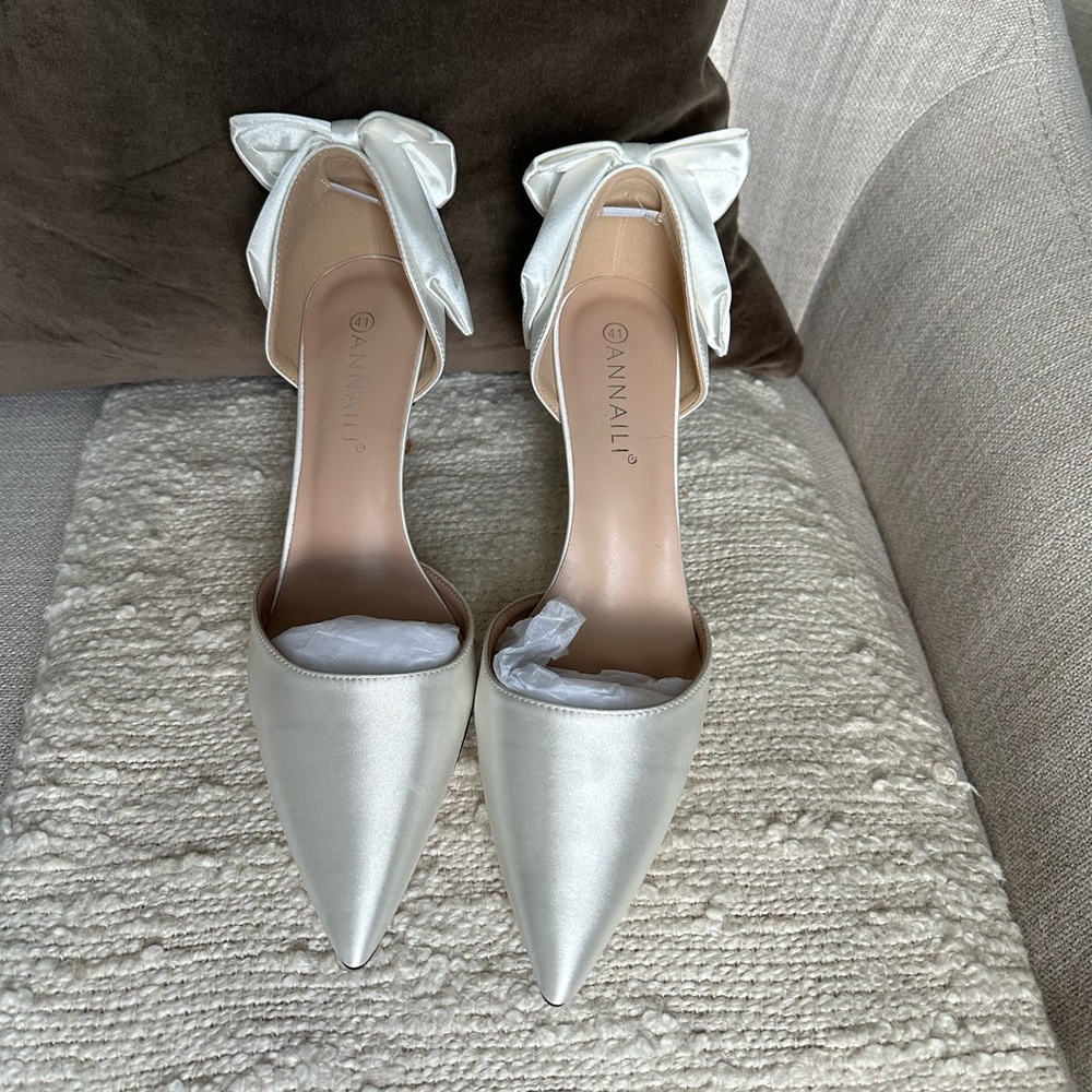 Women's White Bow Heels
